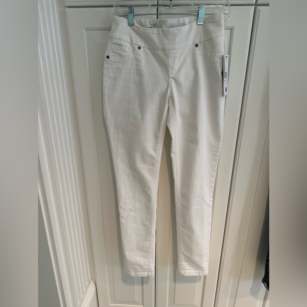NEW with tag.  White pull on UP Pants. Size 4